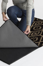 Load image into Gallery viewer, Diamond Trellis Black Rug