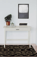 Load image into Gallery viewer, Diamond Trellis Black Rug