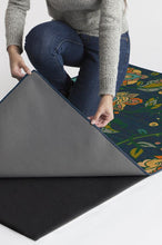 Load image into Gallery viewer, Frida Floral Navy Rug