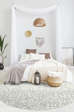 Load image into Gallery viewer, Illi Off White Rug
