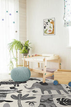 Load image into Gallery viewer, Jungle Safari Black &amp; White Rug
